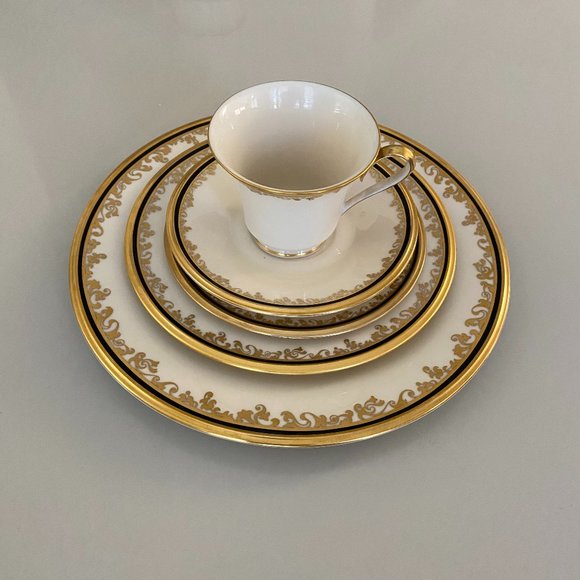 Lenox Eclipse 5 Piece Place Setting - Picture 1 of 10